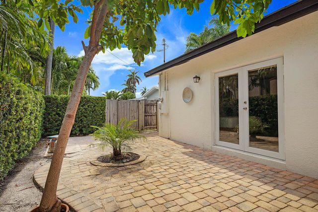 920 SE 17th Street, Deerfield Beach, FL 33441