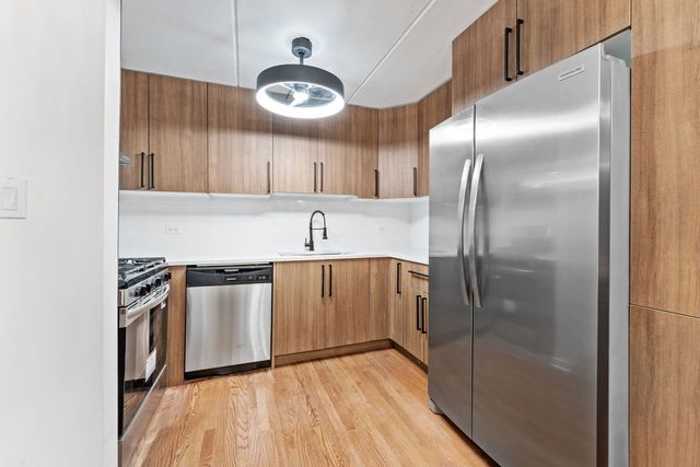 914 N Austin Boulevard A5, Oak Park, IL 60302