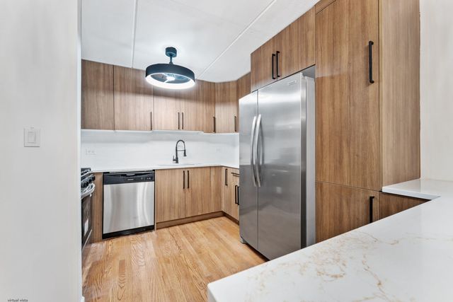 914 N Austin Boulevard A5, Oak Park, IL 60302