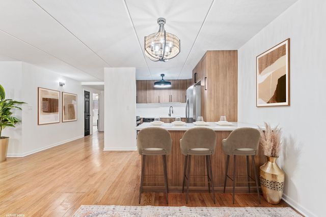 914 N Austin Boulevard A5, Oak Park, IL 60302