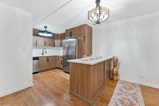 914 N Austin Boulevard A5, Oak Park, IL 60302