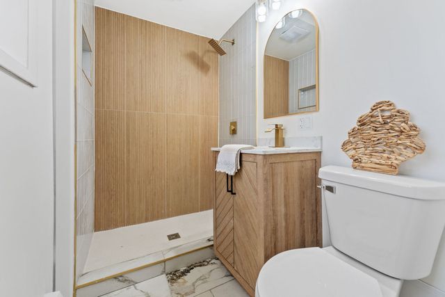 914 N Austin Boulevard A5, Oak Park, IL 60302