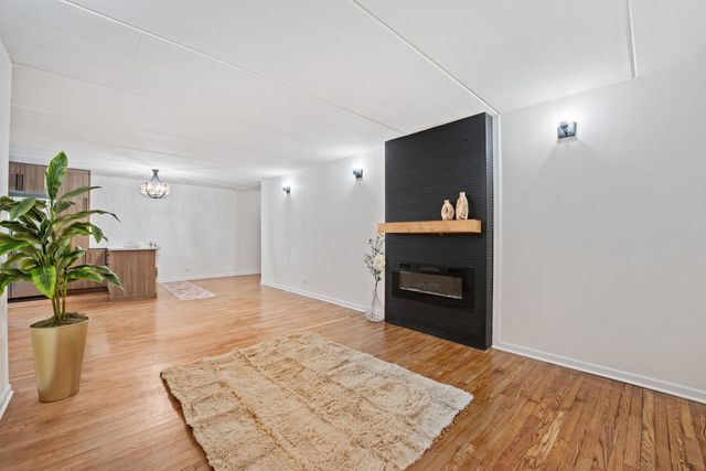 914 N Austin Boulevard A5, Oak Park, IL 60302