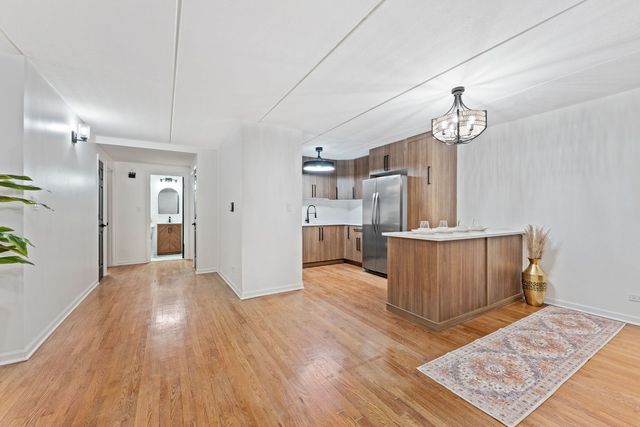 914 N Austin Boulevard A5, Oak Park, IL 60302