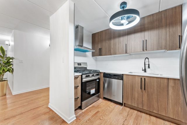 914 N Austin Boulevard A5, Oak Park, IL 60302