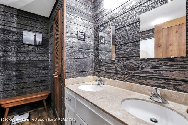 525 N Cedar Road, Mason, MI 48854