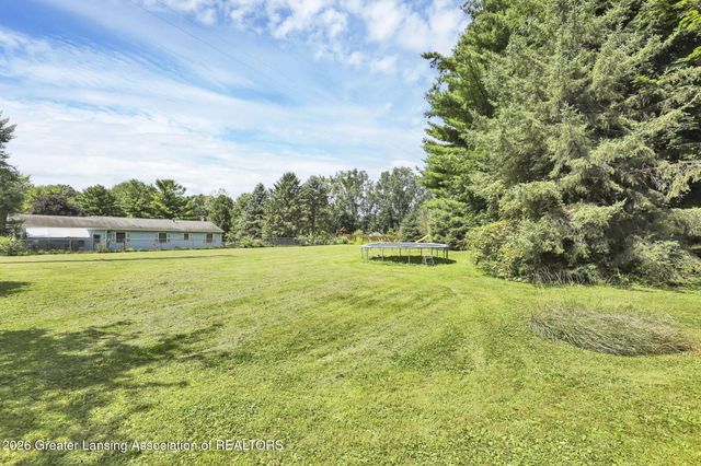 525 N Cedar Road, Mason, MI 48854
