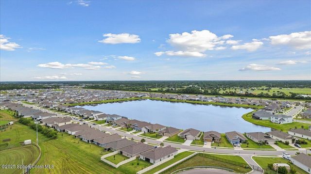 2601 Pinwherry Street NW, Palm Bay, FL 32907