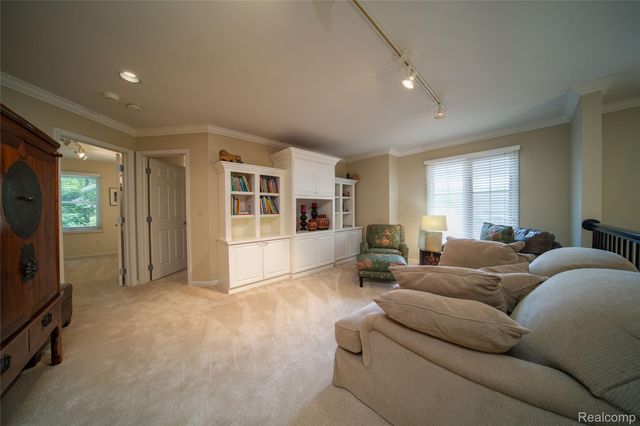 7422 Autumn Hill Drive, West Bloomfield Charter Township, MI 48323