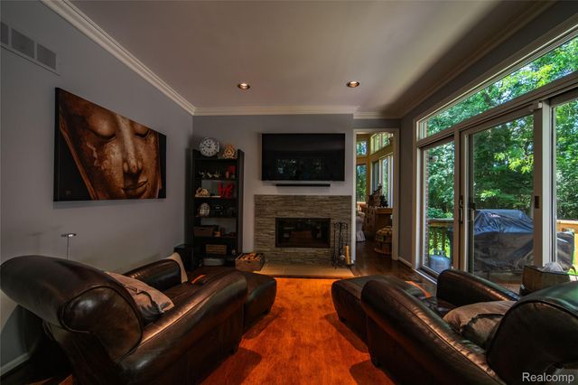 7422 Autumn Hill Drive, West Bloomfield Charter Township, MI 48323
