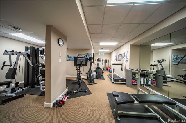 7422 Autumn Hill Drive, West Bloomfield Charter Township, MI 48323