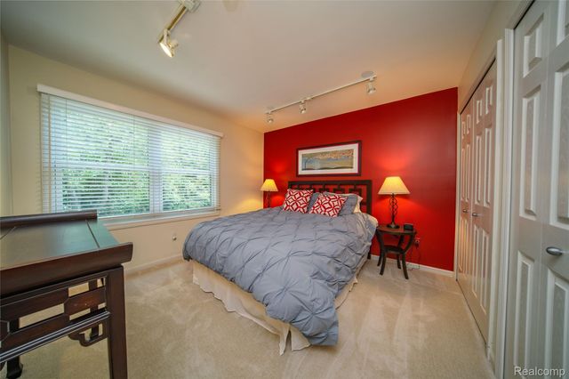 7422 Autumn Hill Drive, West Bloomfield Charter Township, MI 48323