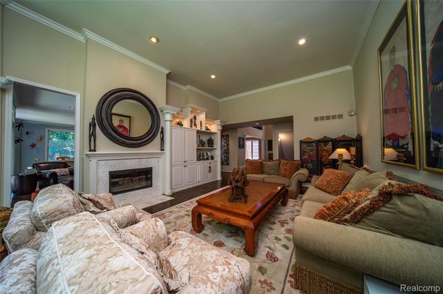 7422 Autumn Hill Drive, West Bloomfield Charter Township, MI 48323