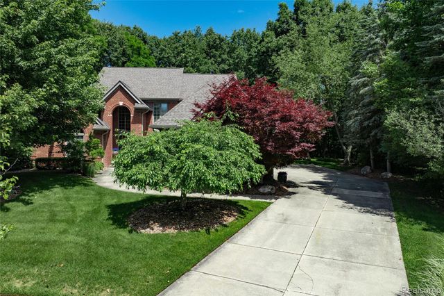 7422 Autumn Hill Drive, West Bloomfield Charter Township, MI 48323