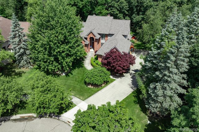 7422 Autumn Hill Drive, West Bloomfield Charter Township, MI 48323