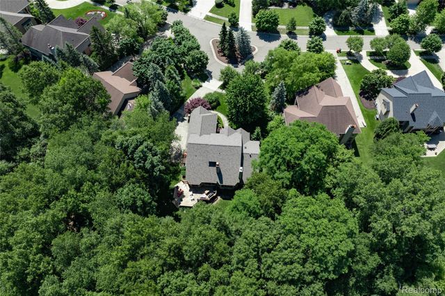7422 Autumn Hill Drive, West Bloomfield Charter Township, MI 48323