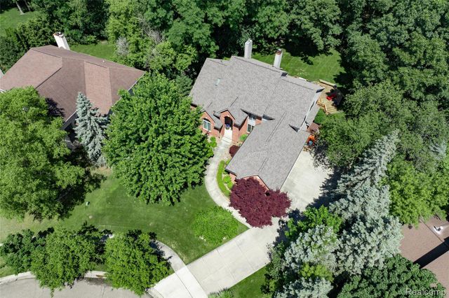 7422 Autumn Hill Drive, West Bloomfield Charter Township, MI 48323
