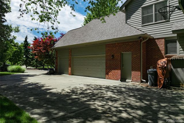7422 Autumn Hill Drive, West Bloomfield Charter Township, MI 48323