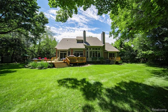 7422 Autumn Hill Drive, West Bloomfield Charter Township, MI 48323