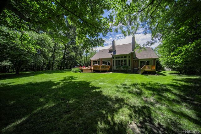 7422 Autumn Hill Drive, West Bloomfield Charter Township, MI 48323