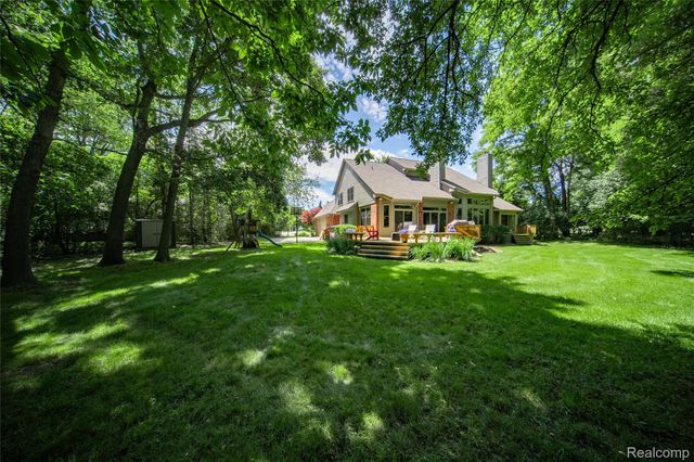 7422 Autumn Hill Drive, West Bloomfield Charter Township, MI 48323