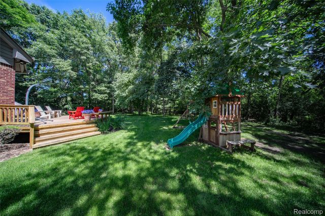 7422 Autumn Hill Drive, West Bloomfield Charter Township, MI 48323