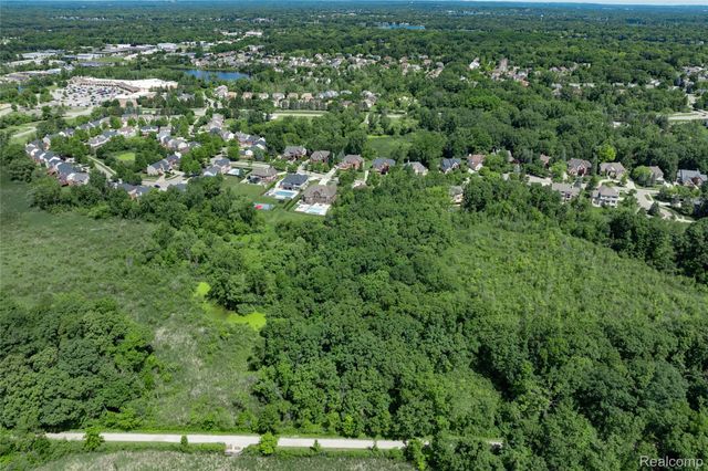 7422 Autumn Hill Drive, West Bloomfield Charter Township, MI 48323
