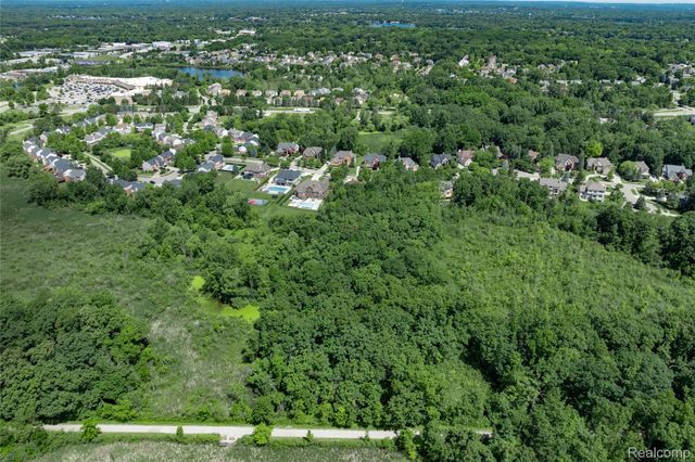 7422 Autumn Hill Drive, West Bloomfield Charter Township, MI 48323