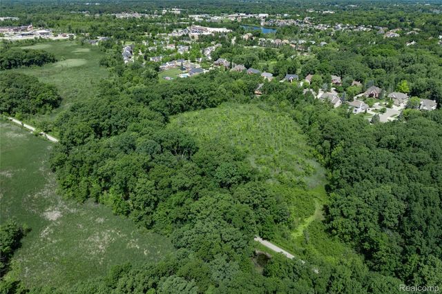 7422 Autumn Hill Drive, West Bloomfield Charter Township, MI 48323