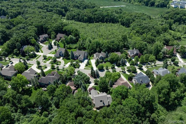 7422 Autumn Hill Drive, West Bloomfield Charter Township, MI 48323