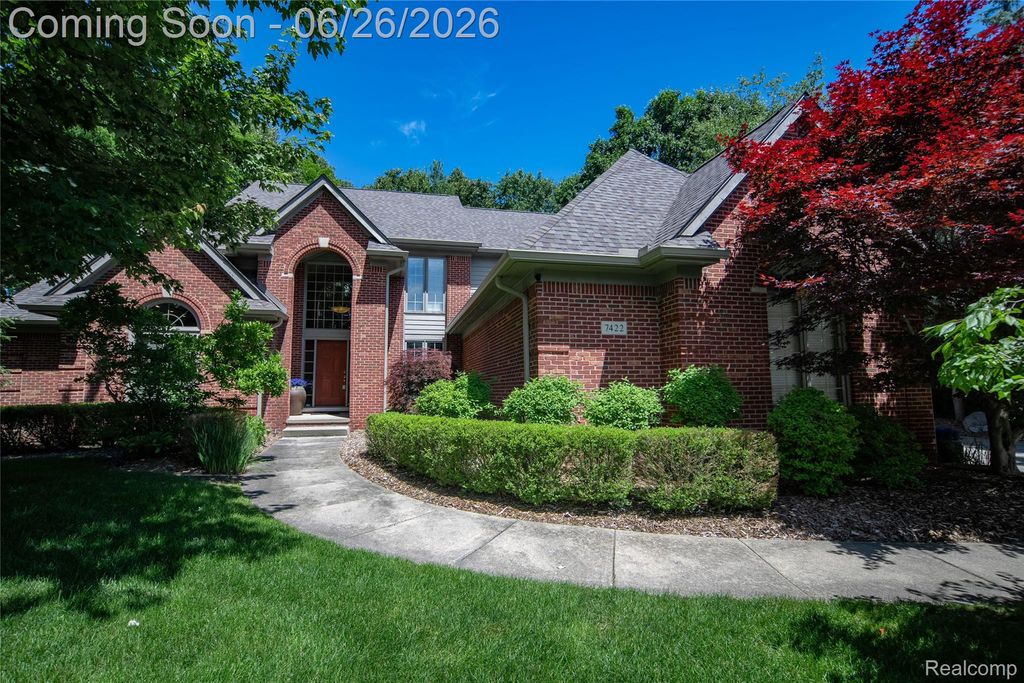 7422 Autumn Hill Drive, West Bloomfield Charter Township, MI 48323
