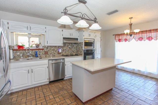 107 Canyon Dr, Big Spring, TX 79720