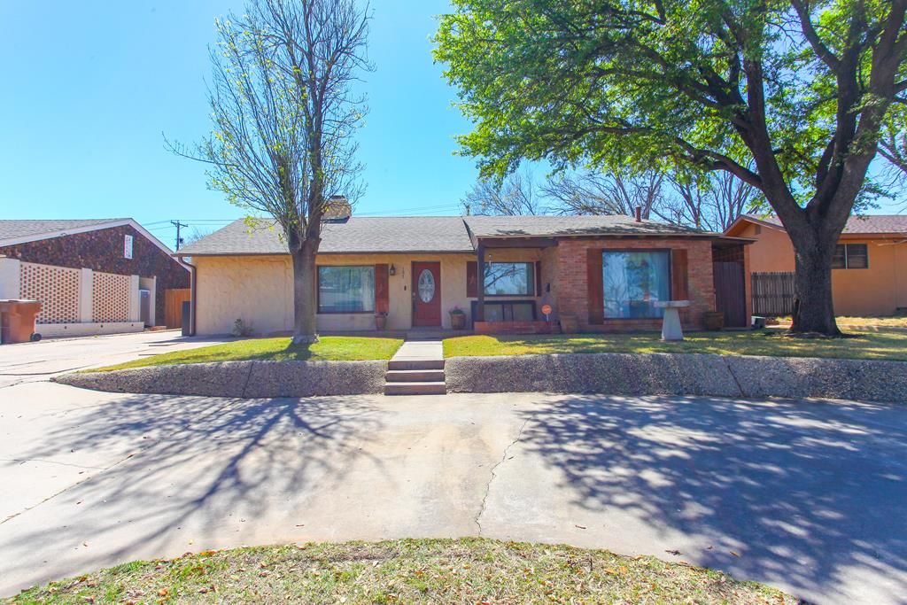 107 Canyon Dr, Big Spring, TX 79720