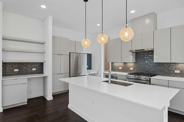 6821 Wolfcreek PASS 12, Austin, TX 78749