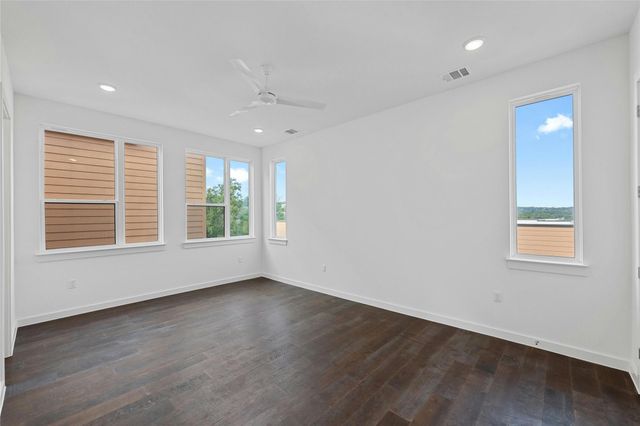 6821 Wolfcreek PASS 12, Austin, TX 78749