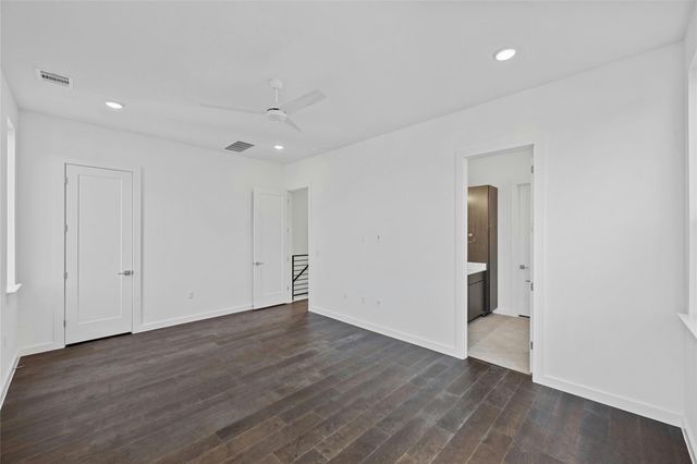 6821 Wolfcreek PASS 12, Austin, TX 78749