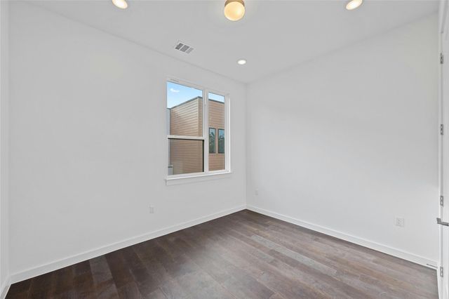 6821 Wolfcreek PASS 12, Austin, TX 78749