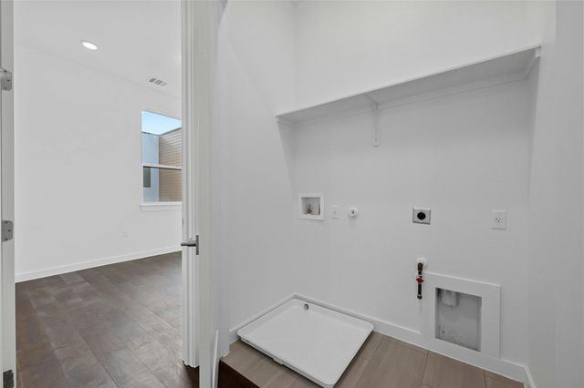 6821 Wolfcreek PASS 12, Austin, TX 78749