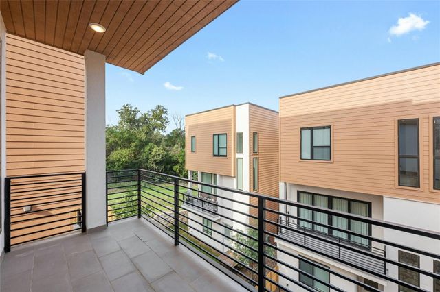 6821 Wolfcreek PASS 12, Austin, TX 78749