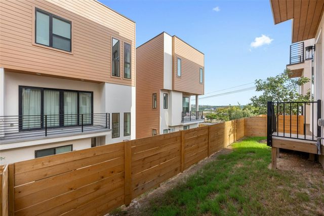 6821 Wolfcreek PASS 12, Austin, TX 78749