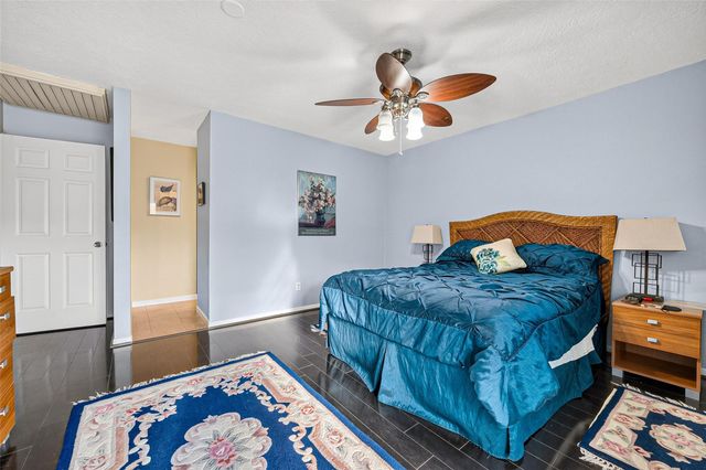 11042 Bellbrook Drive, Houston, TX 77096