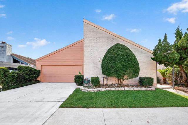 11042 Bellbrook Drive, Houston, TX 77096