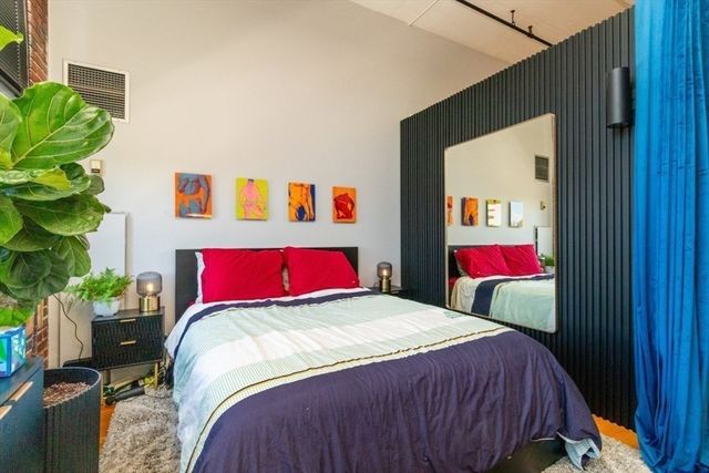 320 W 2nd St 303, Boston, MA 02127