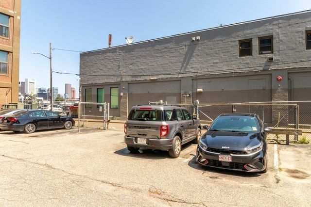320 W 2nd St 303, Boston, MA 02127