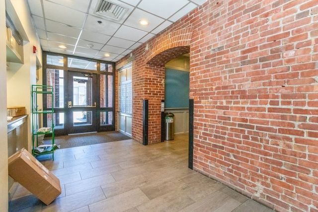 320 W 2nd St 303, Boston, MA 02127