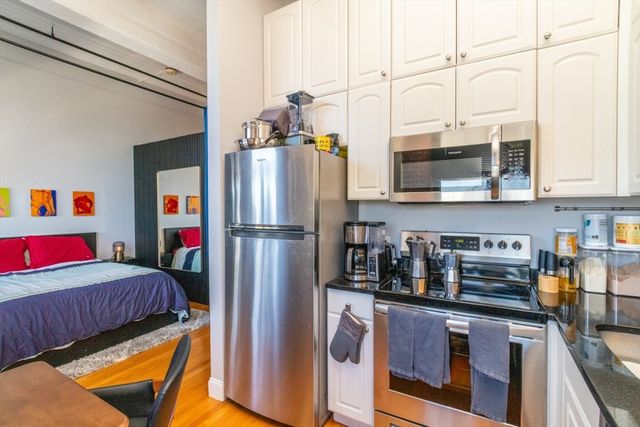 320 W 2nd St 303, Boston, MA 02127