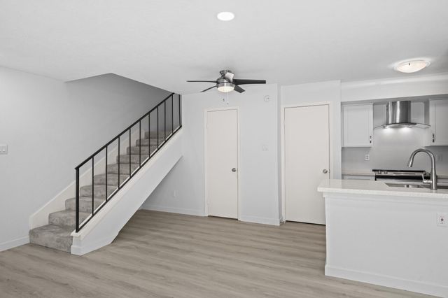 2800 Jeanetta Street 2402, Houston, TX 77063