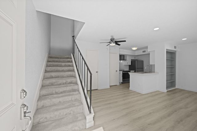 2800 Jeanetta Street 2402, Houston, TX 77063