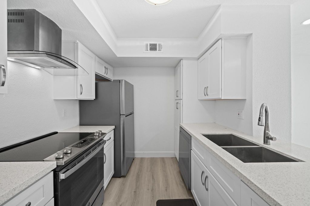 2800 Jeanetta Street 2402, Houston, TX 77063