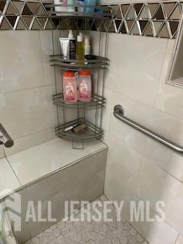 11 IDLEWILD Avenue, Sayreville, NJ 08872